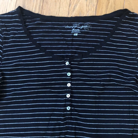 H&M Organic Long Sleeve Striped Scoop Neck Henley w/ Buttons - Black and White - Picture 2 of 12